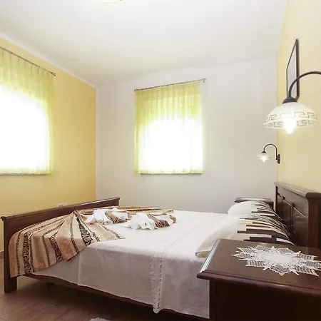 House Marino 2069 풀라