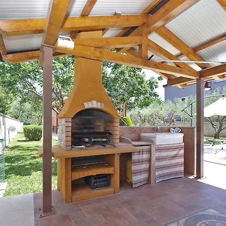 House Marino 2069 * 풀라