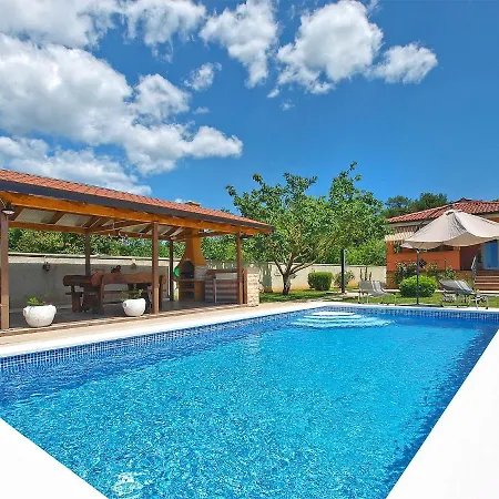 House Marino 2069 펜션 풀라